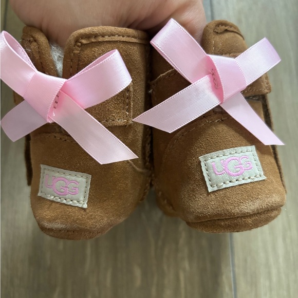 UGG Jesse Bow II Boot in Chestnut - Picture 4 of 8